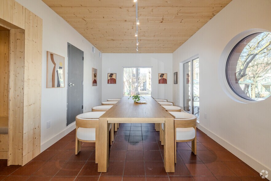 More Photos Of 517 W Main St, Madison Apartments For Lease