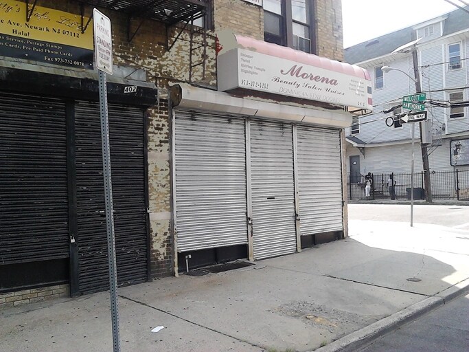 More Photos Of 402-404 Hawthorne Ave, Newark Storefront Retail Residential For Lease