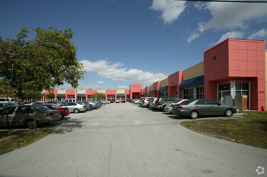 More Photos Of 4615 NW 72nd Ave, Miami Flex For Sale