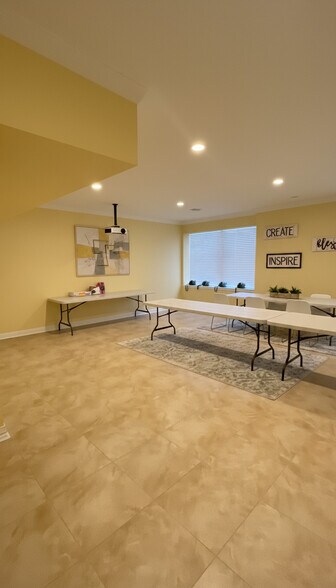 More Photos Of 918 Oak Glen Dr, Houston Industrial For Lease