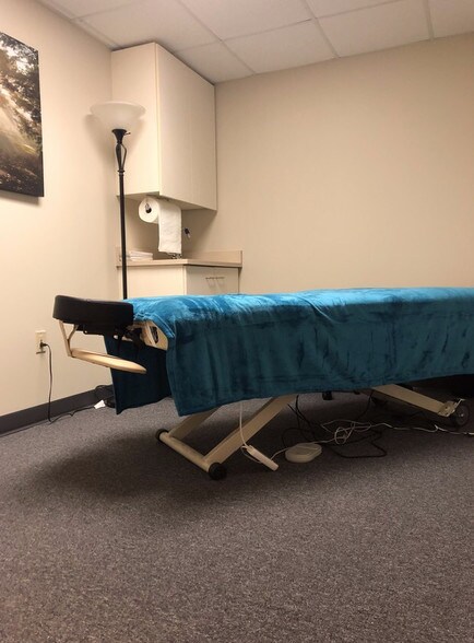 More Photos Of 305 Vine St, New Lenox Medical For Lease