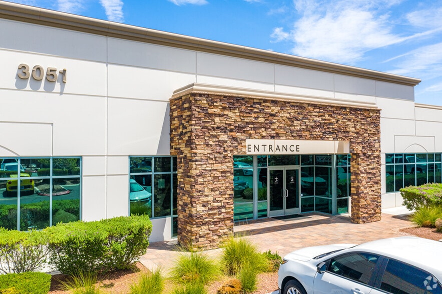 Primary Photo Of 3051 W Horizon Ridge Pky, Henderson Office For Lease
