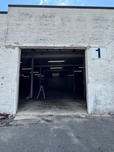 More Photos Of 12105 Acton Ln, Waldorf Warehouse For Lease