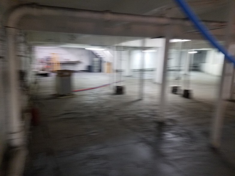 More Photos Of 60 Dickerson St, Newark Light Manufacturing For Lease