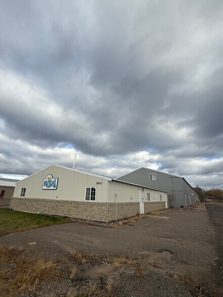 More Photos Of 26615 Fallbrook Ave, Wyoming Warehouse For Sale