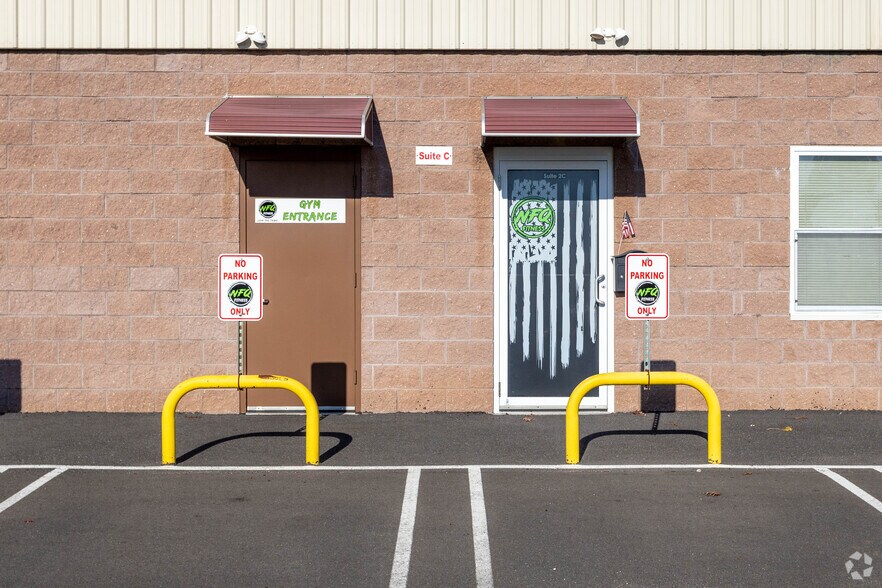 More Photos Of 242 Possum Hollow Rd, Monroe Township Warehouse For Lease