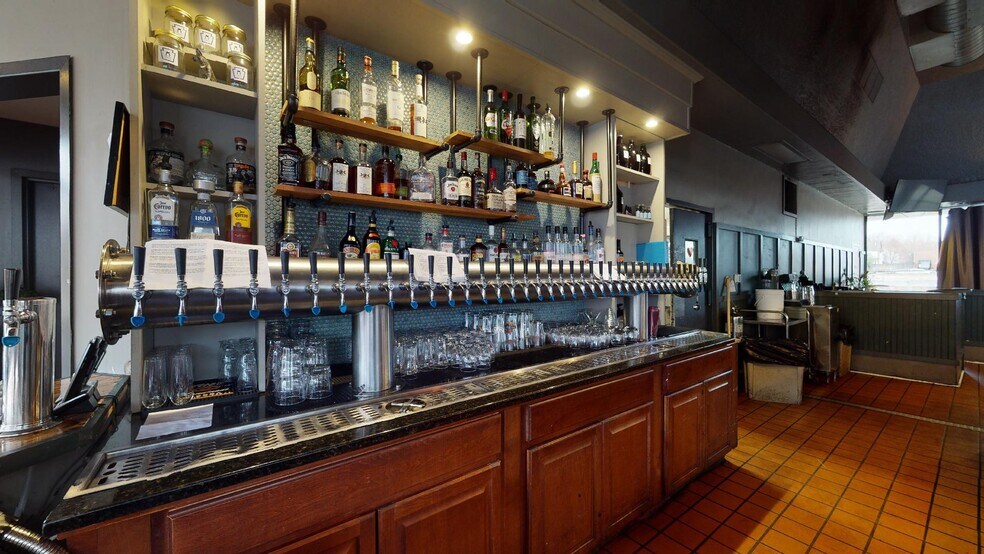 More Photos Of 6290 Broad St, Pittsburgh General Retail For Sale