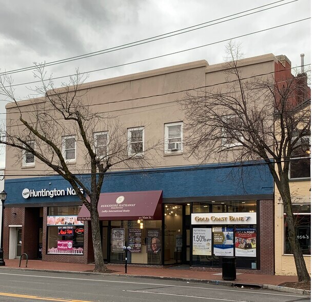 Primary Photo Of 315 Main St, Huntington General Retail For Lease