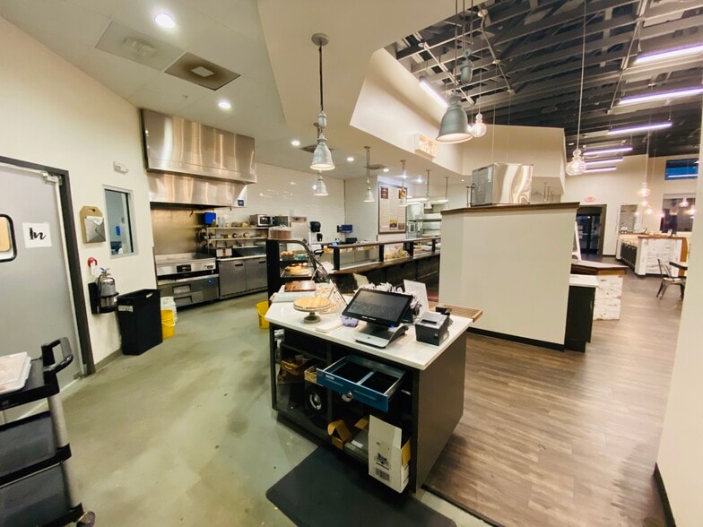 More Photos Of 2090 W Pleasant Grove Rd, Rogers Freestanding For Lease