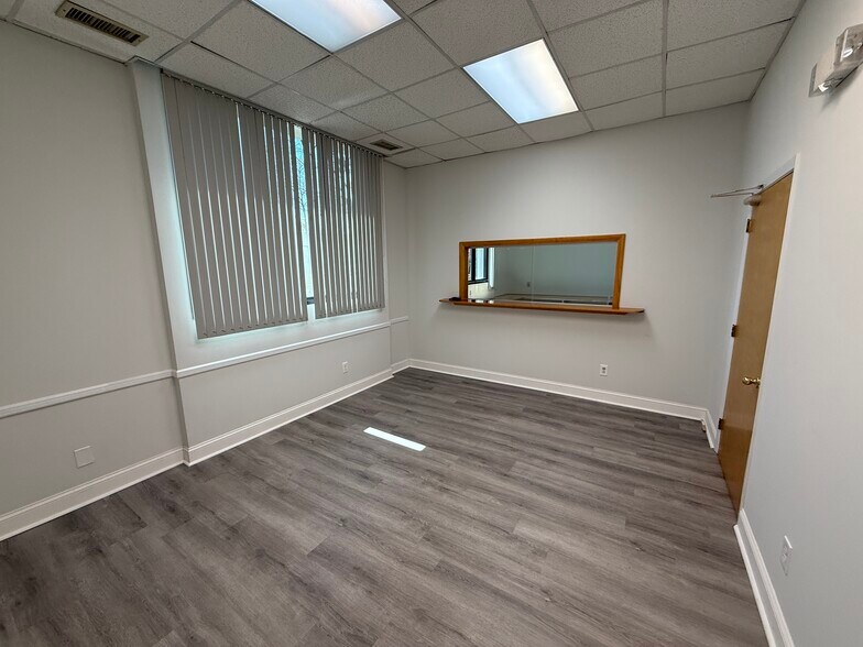 More Photos Of 79 Route 59, Suffern Medical For Lease