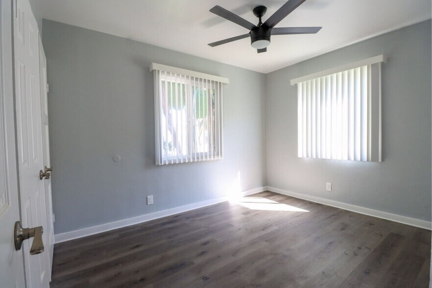 More Photos Of 2403 Louella Ave, Venice Apartments For Sale