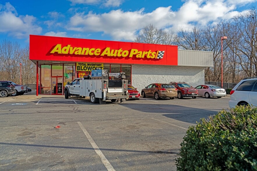 More Photos Of 995 N Montello St, Brockton Freestanding For Lease