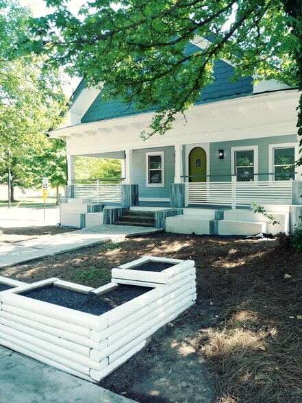 More Photos Of 1092 Sells Ave SW, Atlanta Specialty For Sale