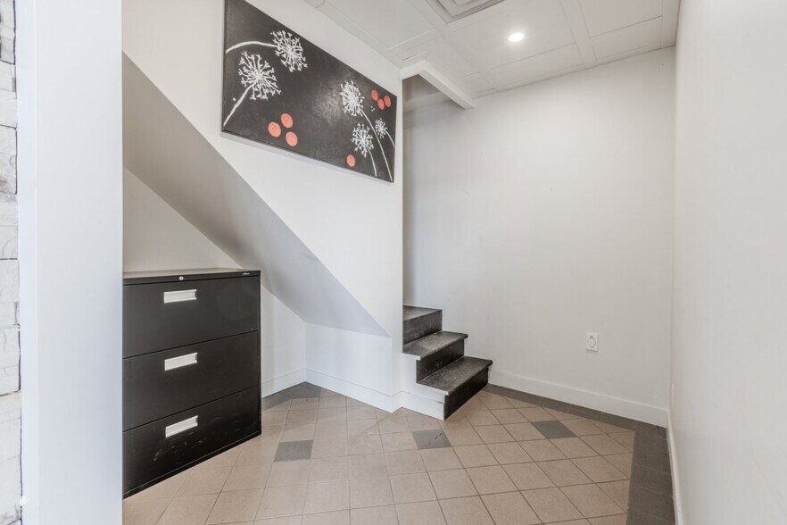 More Photos Of 180 Rue De L'anse S, Beaumont Light Distribution For Sale