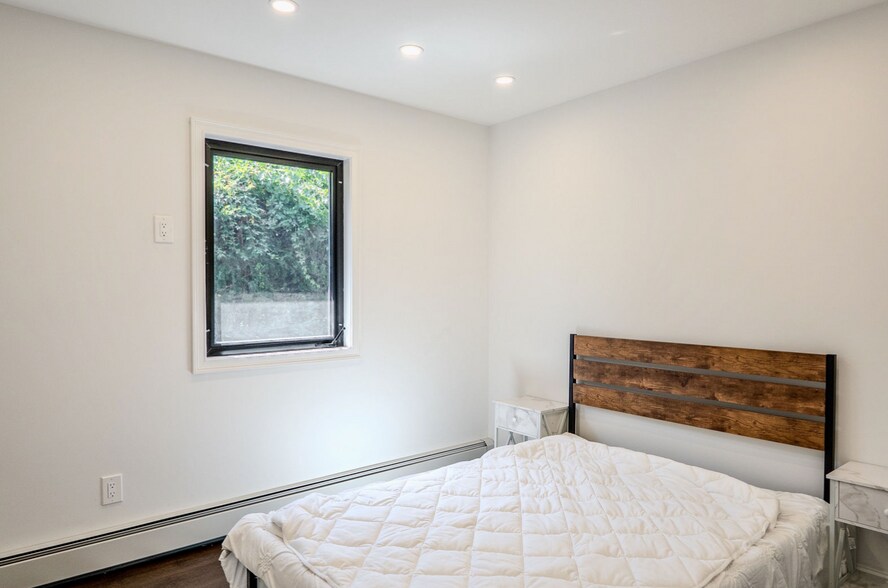 More Photos Of 776 Hempstead Ave, West Hempstead Specialty For Sale