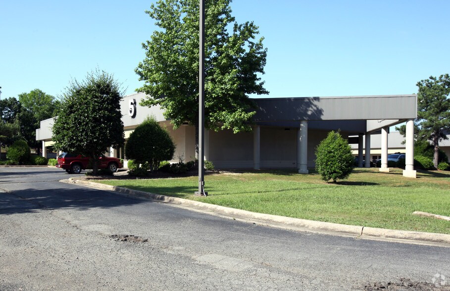 More Photos Of 11701- I-30 Hwy, Little Rock Unknown For Lease