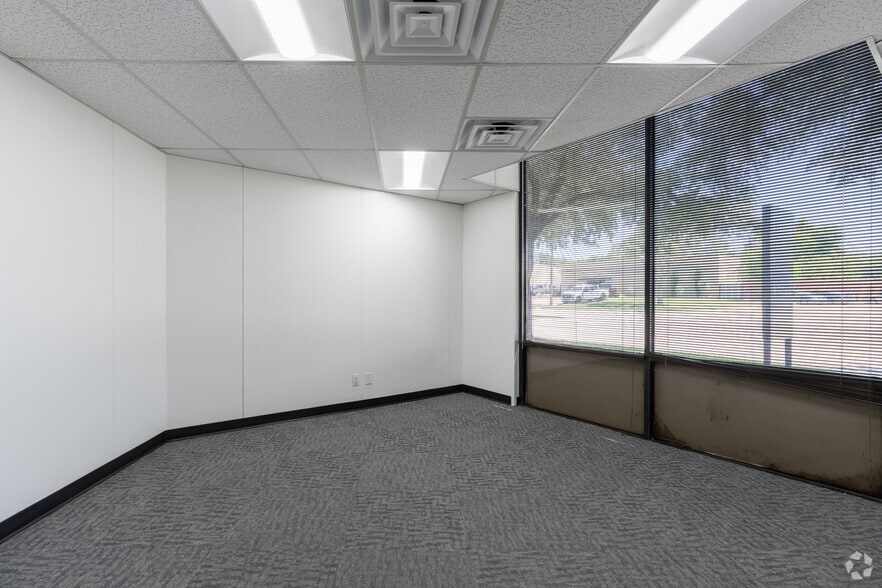 More Photos Of 1911 Old Denton Rd, Carrollton Unknown For Lease