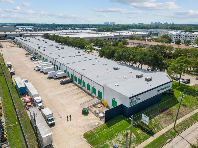 More Photos Of 10795 Hammerly Blvd, Houston Warehouse For Lease