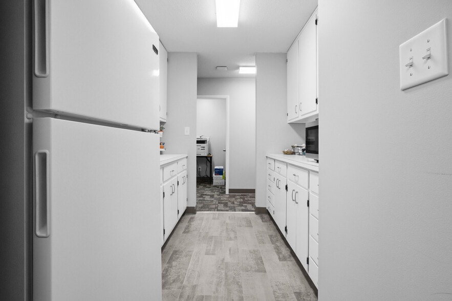 More Photos Of 360 Plaza Dr, Columbus Medical For Sale