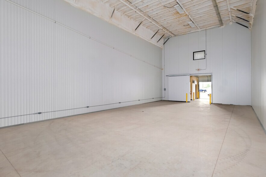 More Photos Of 9342 SE Loop 410, San Antonio Refrigeration Cold Storage For Sale