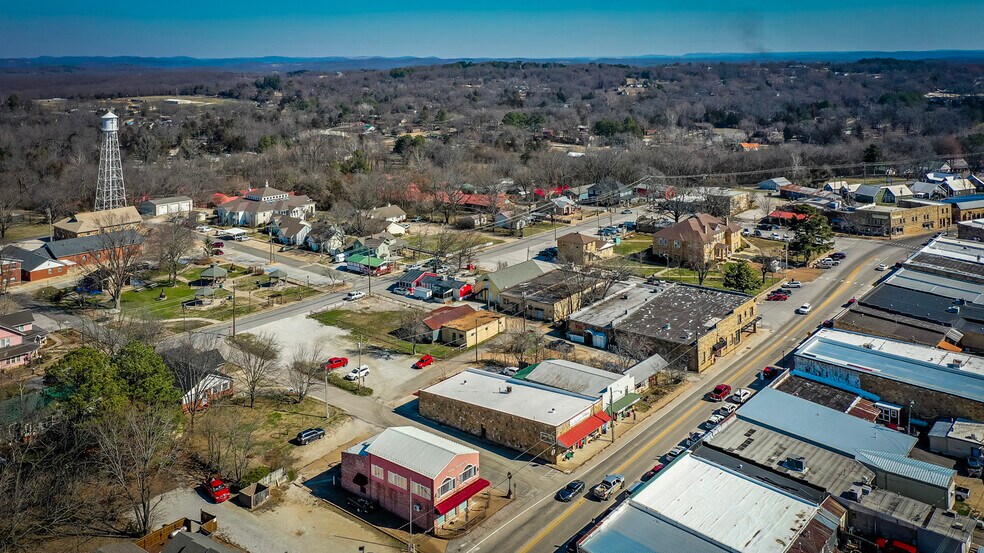 More Photos Of 223 W Main St, Mountain View Storefront For Sale