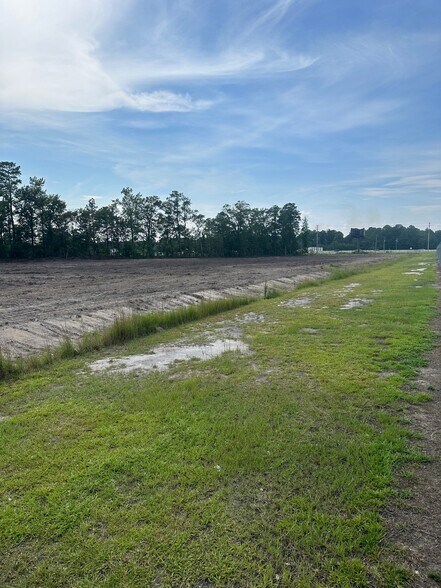 More Photos Of 4715 W 5th St, Lumberton Land For Lease