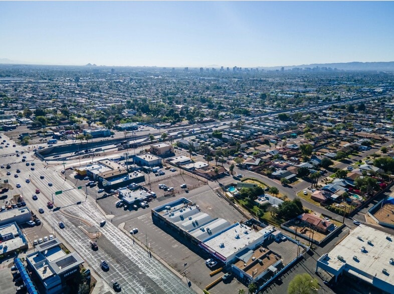 More Photos Of 2601 W Bethany Home Rd, Phoenix General Retail For Lease