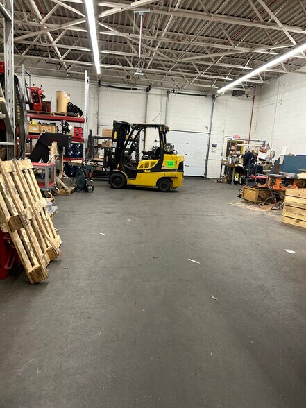 More Photos Of 5-40 Glen Rd, Manchester Warehouse For Lease