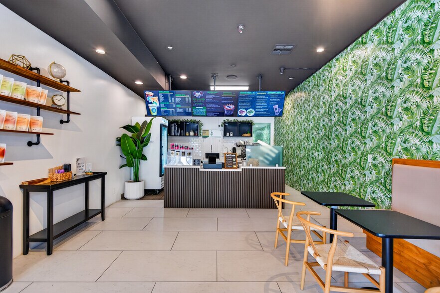 More Photos Of 11925-11927 Ventura Blvd, Studio City Storefront For Lease