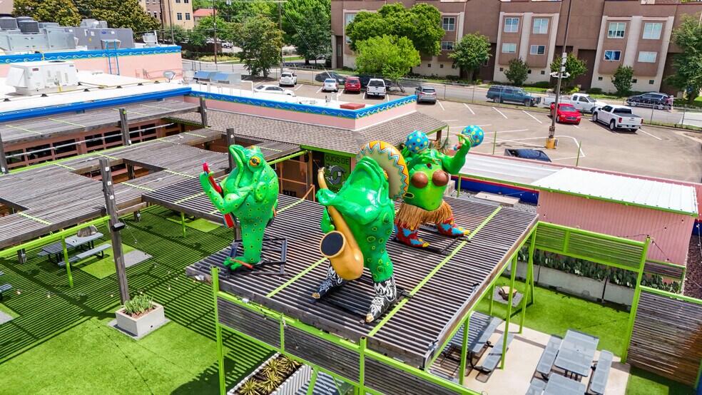 More Photos Of 1520 Greenville Ave, Dallas Restaurant For Sale