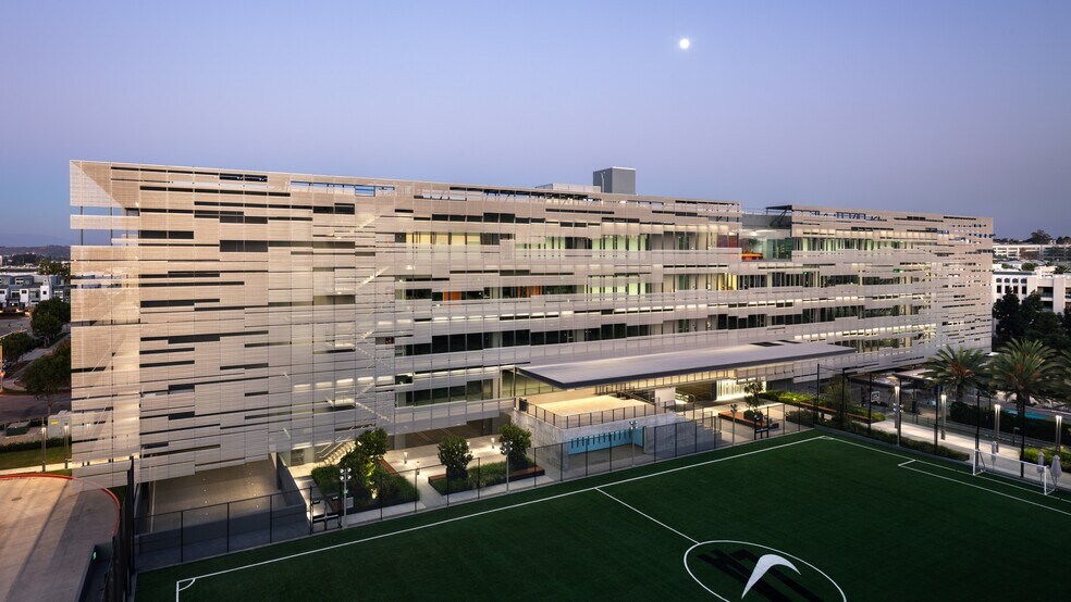More Photos Of 5533 Waters Edge Way, Playa Vista Office For Lease