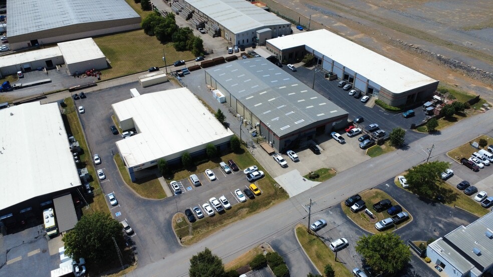 More Photos Of 7009 Westbelt Dr, Nashville Warehouse For Sale