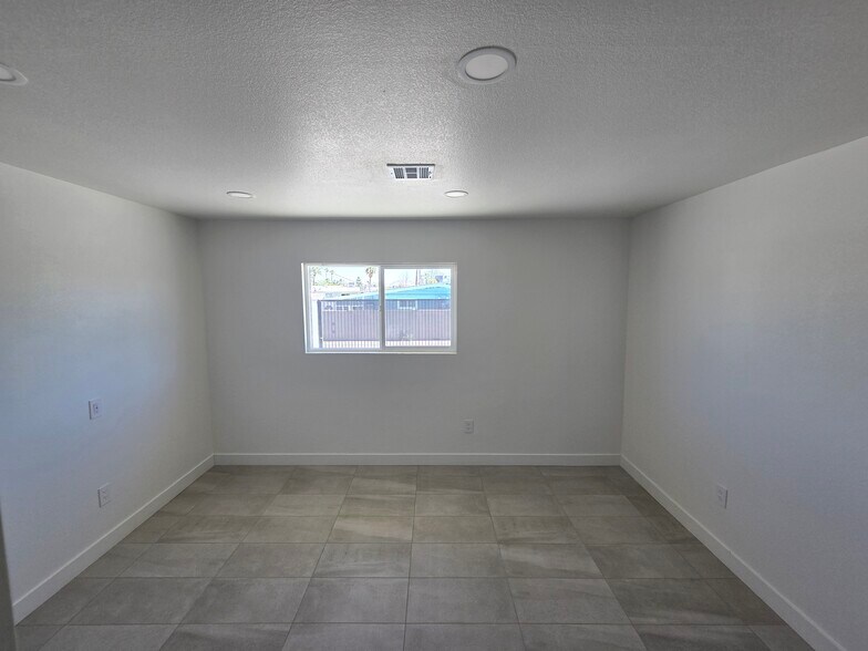 More Photos Of 504 S Jones Blvd, Las Vegas Office For Lease