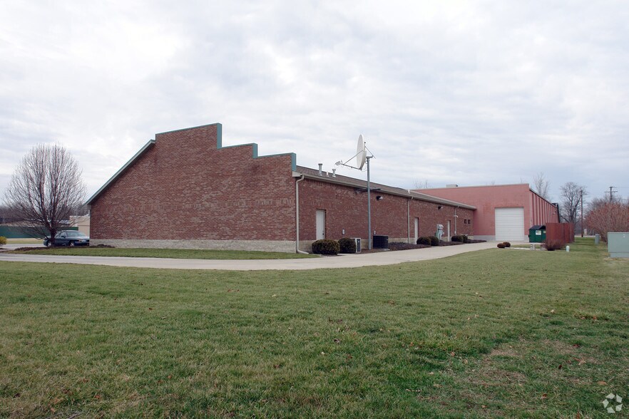 More Photos Of 7701 W Kilgore Ave, Yorktown Office For Lease