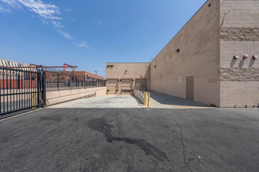 More Photos Of 3737 S Santa Fe Ave, Vernon Warehouse For Lease