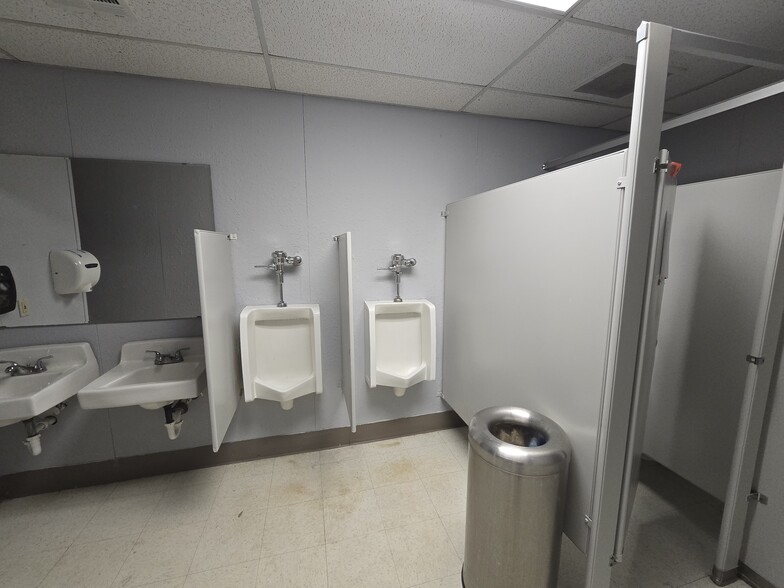 More Photos Of 2408 S 37th St, Temple Office For Sale