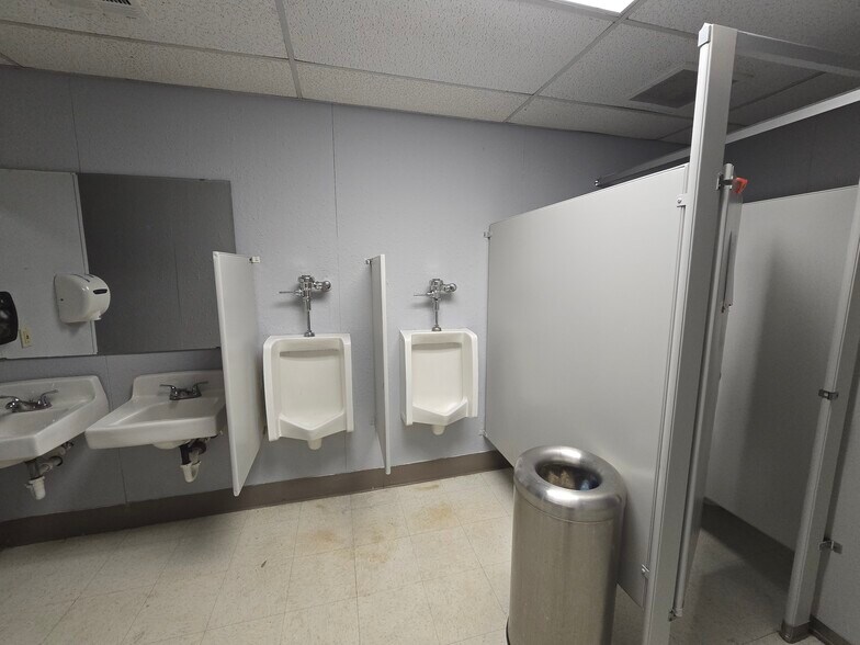 More Photos Of 2408 S 37th St, Temple Office For Sale