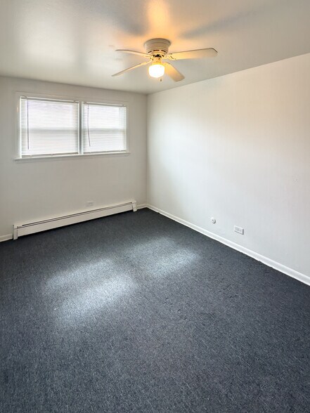 More Photos Of 1025-1049 W Vermont St, Calumet Park Apartments For Sale