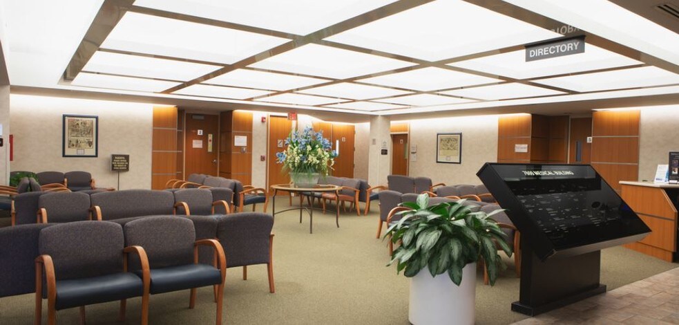 More Photos Of 7600 College Dr, Palos Heights Medical For Lease