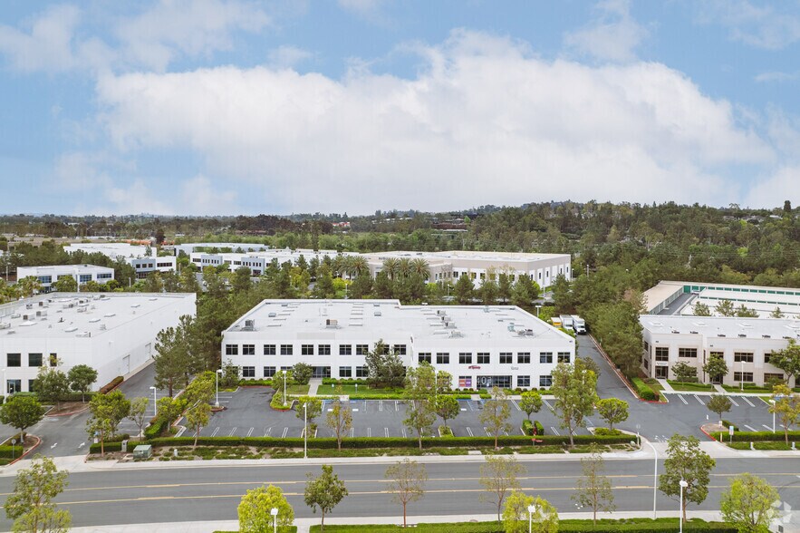 More Photos Of 40 Tesla, Irvine Manufacturing For Lease