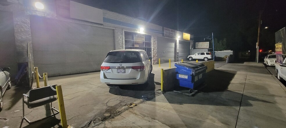 More Photos Of 21410 Hart St, Canoga Park Auto Repair For Lease