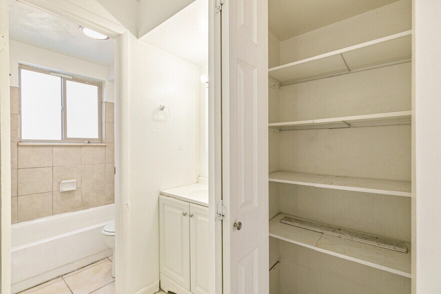 More Photos Of 5228 S Fox St, Littleton Apartments For Sale