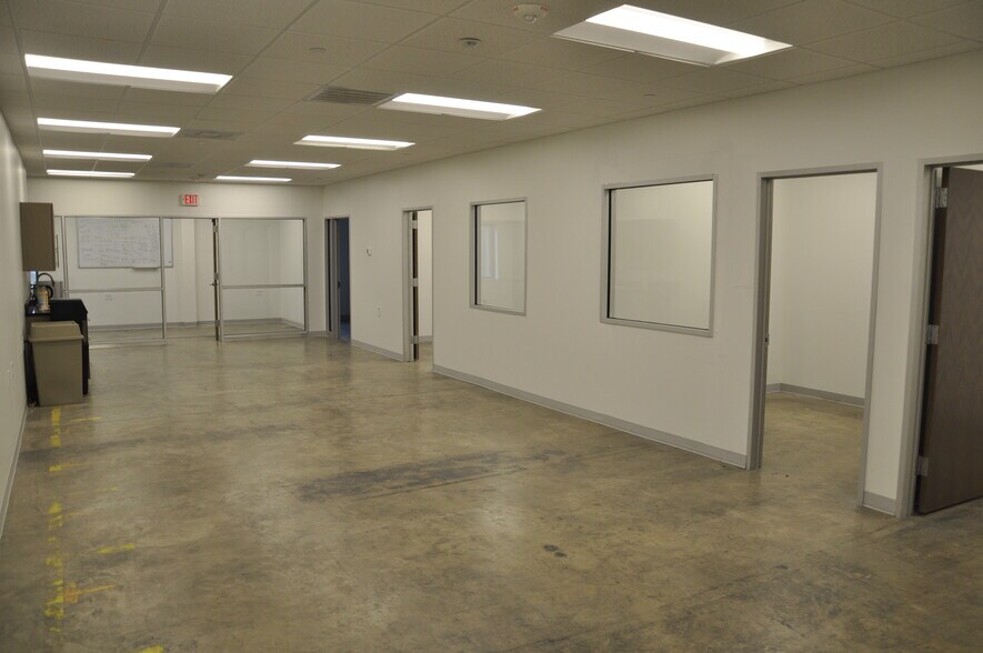 More Photos Of 908 J R Industrial Dr, Sanford Manufacturing For Lease