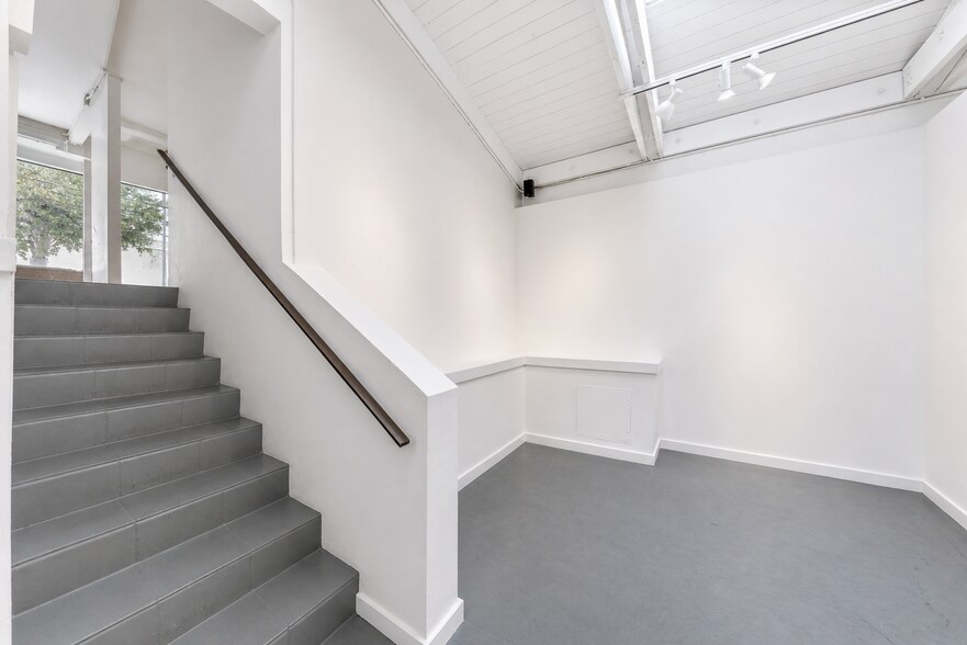 More Photos Of 108 Throckmorton Ave, Mill Valley Storefront For Lease