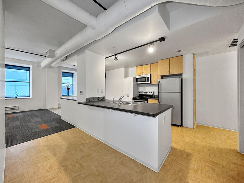 More Photos Of 405 6th Ave, Des Moines Apartments For Lease