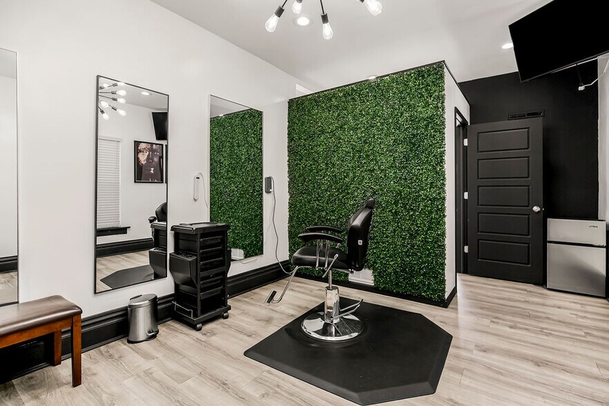 More Photos Of 6632 E Truman Rd, Kansas City General Retail For Sale