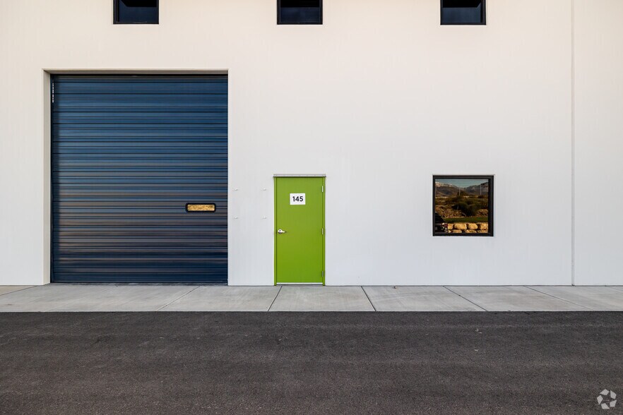 More Photos Of 5718 W 3500 South, West Valley Warehouse For Lease