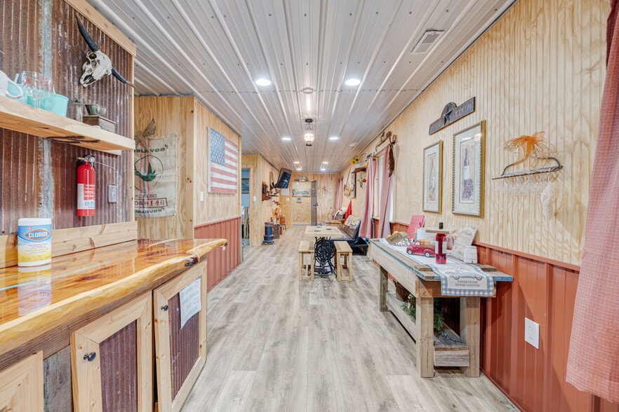 More Photos Of 714 N Saint Mary St, Pilot Knob Freestanding For Sale