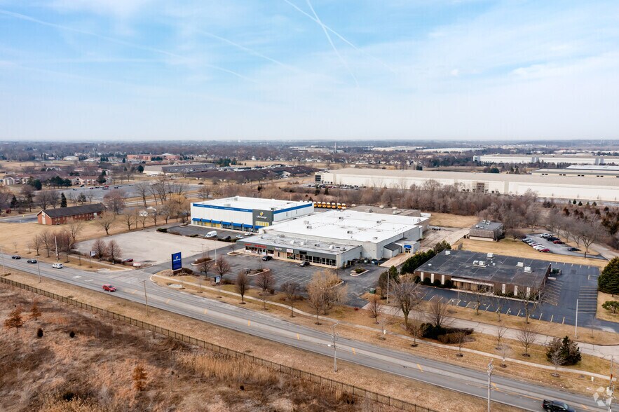 More Photos Of 1650 N Randall Rd, Aurora Self Storage For Lease