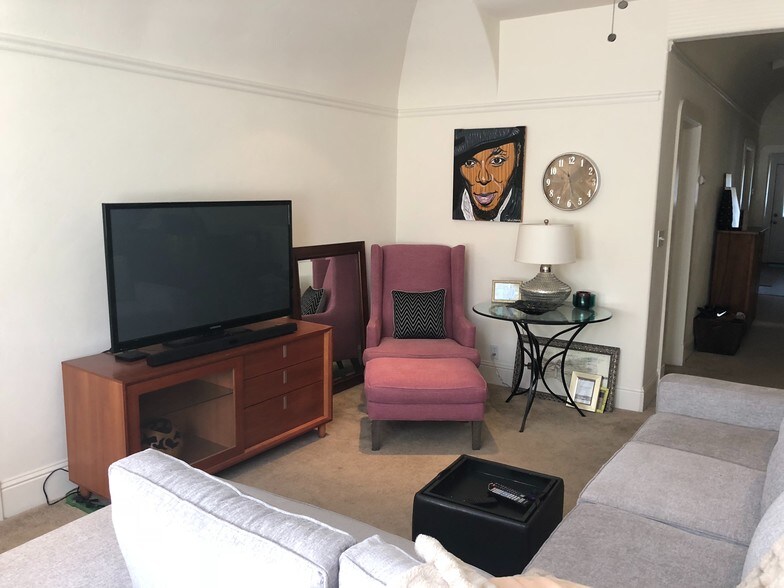 More Photos Of 1033 Magnolia St, Oakland Apartments For Sale